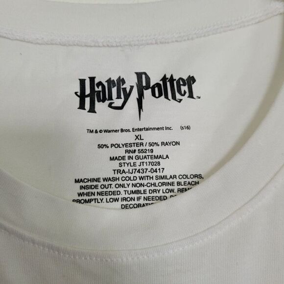 HOGWARTS School Gold Foil Tee - Picture 3 of 4